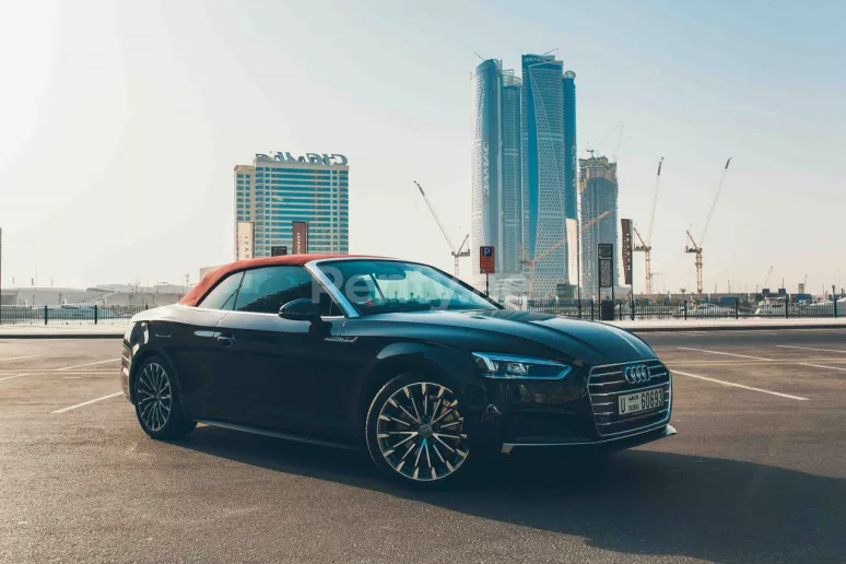 Audi A5 Cabriolet (Noir), 2018 &agrave; louer &agrave; Duba&iuml;