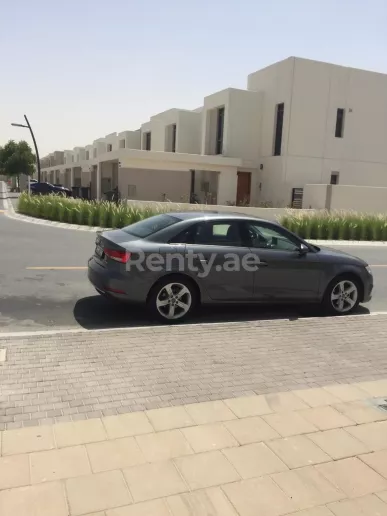 Audi A3 (Grigio Scuro), 2019 in affitto a Dubai