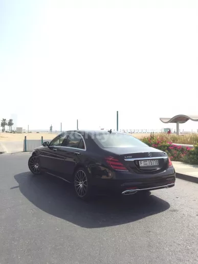 Mercedes S Klasse (Zwart), 2018 te huur in Dubai