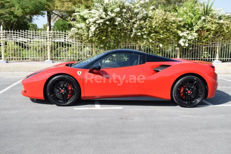 Ferrari 488 Spider (Rouge), 2018 &agrave; louer &agrave; Duba&iuml;