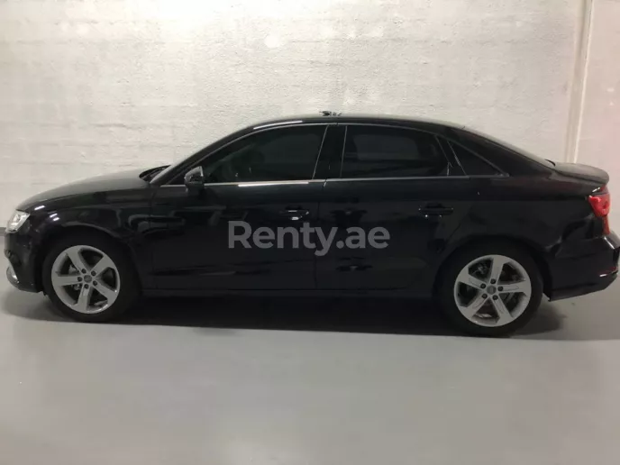Audi A3 (Nero), 2018 in affitto a Dubai