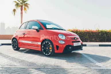 Fiat Abarth 595 (Rouge), 2019 &agrave; louer &agrave; Duba&iuml;