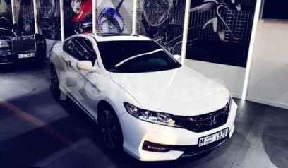 Honda Accord (Blanc), 2017 &agrave; louer &agrave; Duba&iuml;