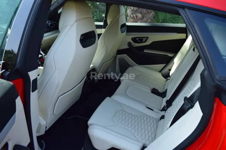 Lamborghini Urus (Rot), 2019  zur Miete in Dubai