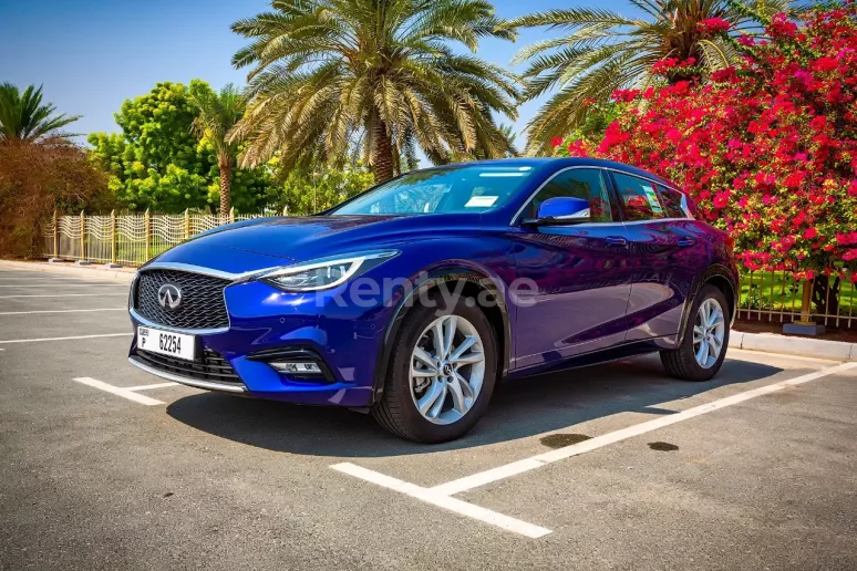 إيجار إنفينيتي Q30 (أزرق), 2019 في دبي