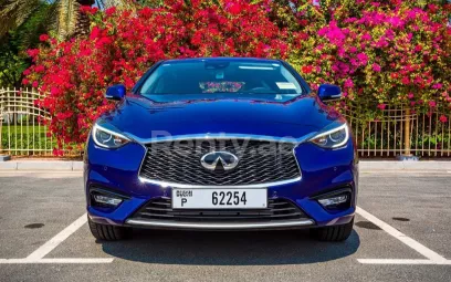 Infiniti Q30 (Синий), 2019 для аренды в Дубай