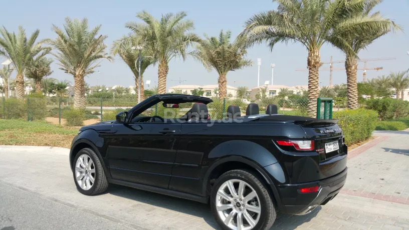 Range Rover Evoque (Черный), 2017 для аренды в Дубай