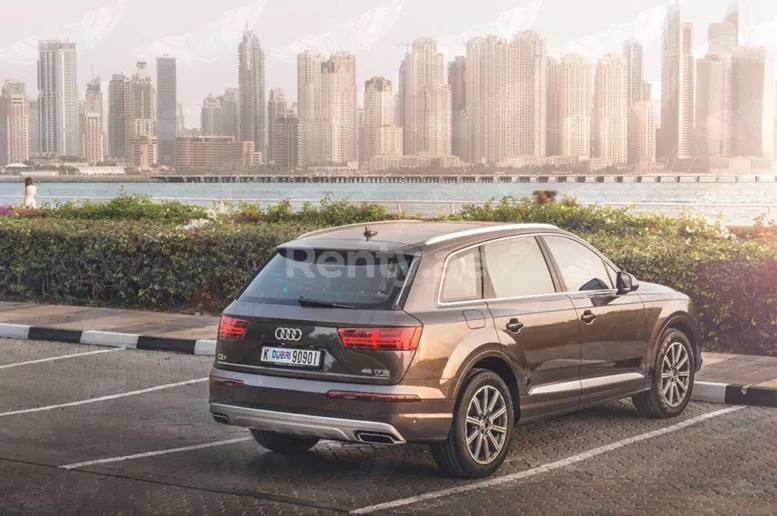 Audi Q7 v8 Limited Edition (Dark Brown), 2017 for rent in Dubai