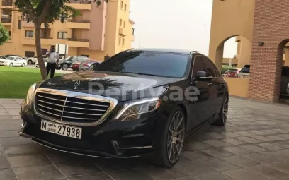 Mercedes S Класс (Черный), 2017 для аренды в Дубай