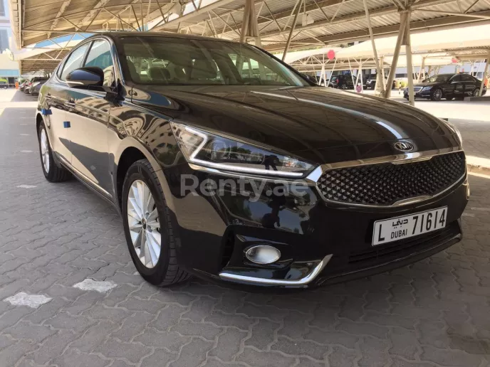 إيجار كيا كادينزا (اللون الرمادي), 2019 في دبي