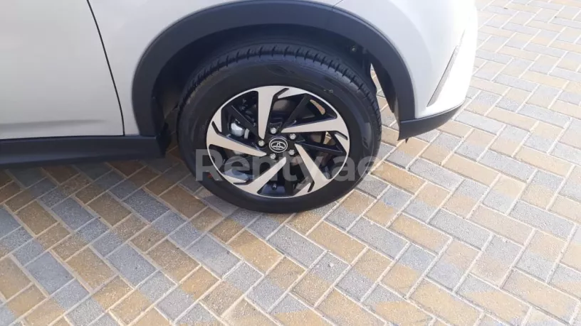 إيجار تويوتا راش (ناصعة البياض), 2019 في دبي