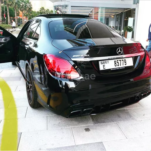 Mercedes AMG C63s Carbon Edition (Noir), 2019 &agrave; louer &agrave; Duba&iuml;