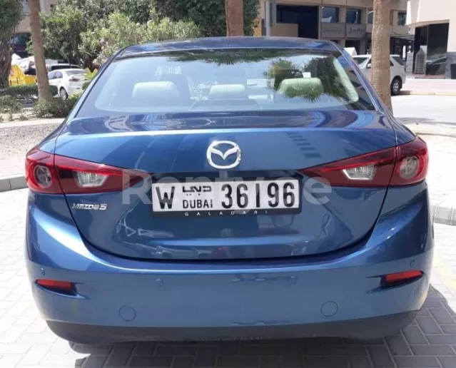 Dubai'de kiralık Mazda 3 (Mavi), 2019