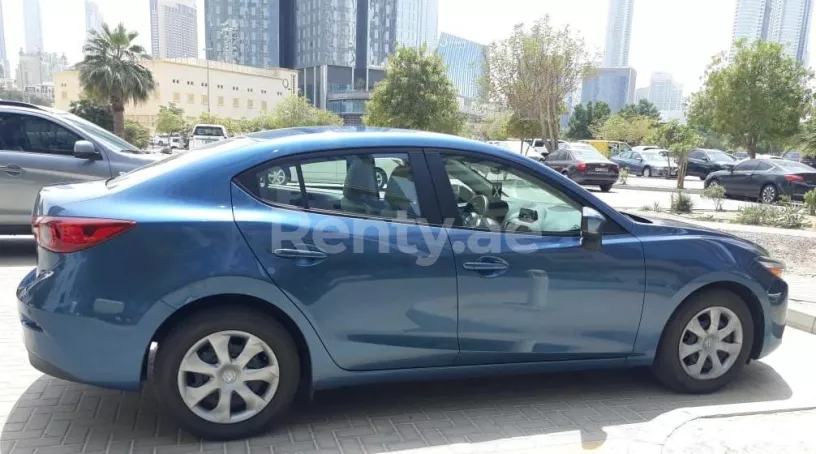 Dubai'de kiralık Mazda 3 (Mavi), 2019