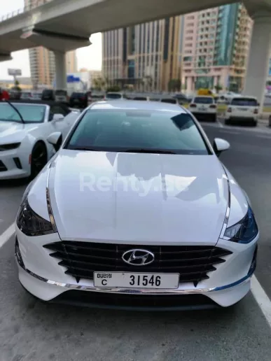 إيجار هيونداي سوناتا (أبيض), 2020 في دبي