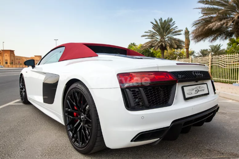 Audi R8 V10 Spyder (White), 2018 for rent in Dubai