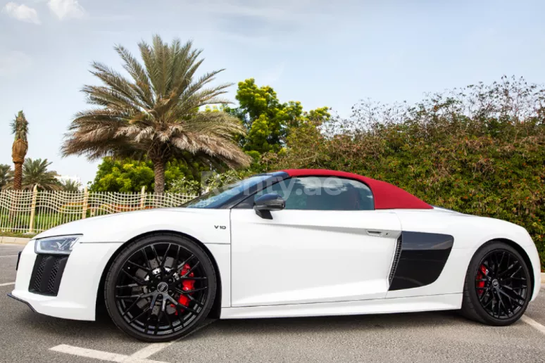 Audi R8 V10 Spyder (White), 2018 for rent in Dubai