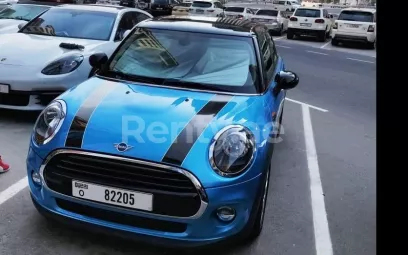 Mini Cooper (Nero), 2019 in affitto a Dubai