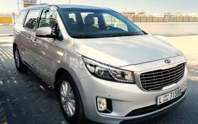 KIA Carnival (Серебро), 2018 для аренды в Дубай