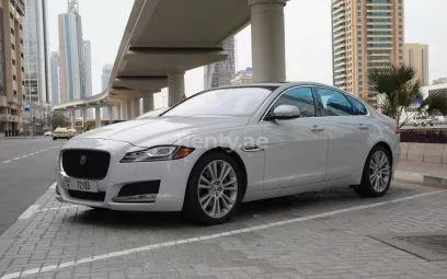 Jaguar XF (Wei&szlig;), 2019 zur Miete in Dubai