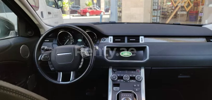Range Rover Evoque (Grau), 2019  zur Miete in Dubai