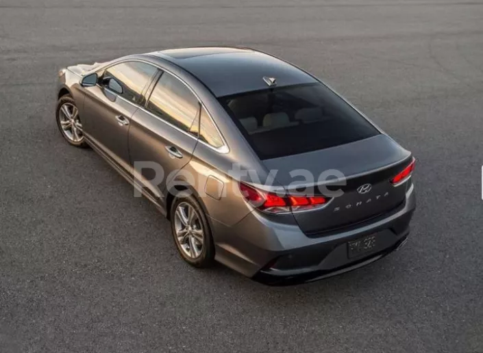Hyundai Sonata (Серый), 2018 для аренды в Дубай