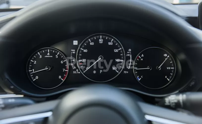 Dubai'de kiralık Mazda 3 (Gri), 2019