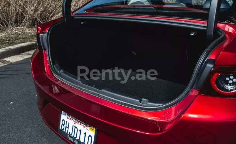 Dubai'de kiralık Mazda 3 (Gri), 2019