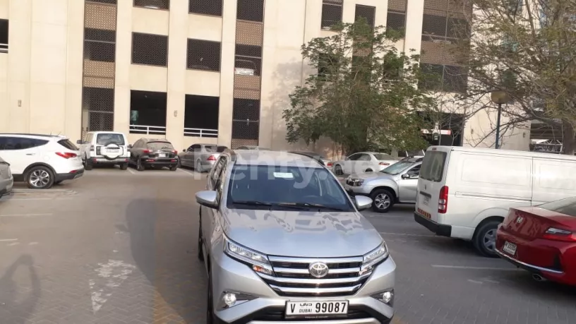 إيجار تويوتا راش (فضة), 2019 في دبي