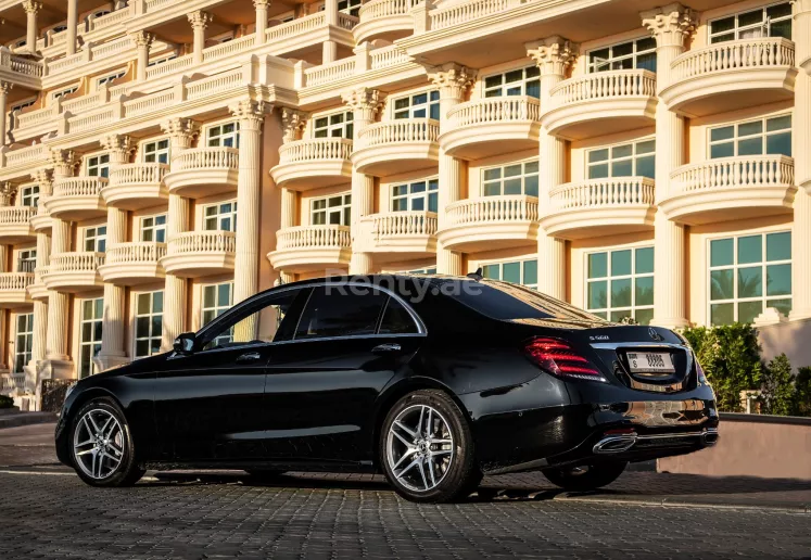 Mercedes S 560 4matic (Noir), 2019 &agrave; louer &agrave; Duba&iuml;