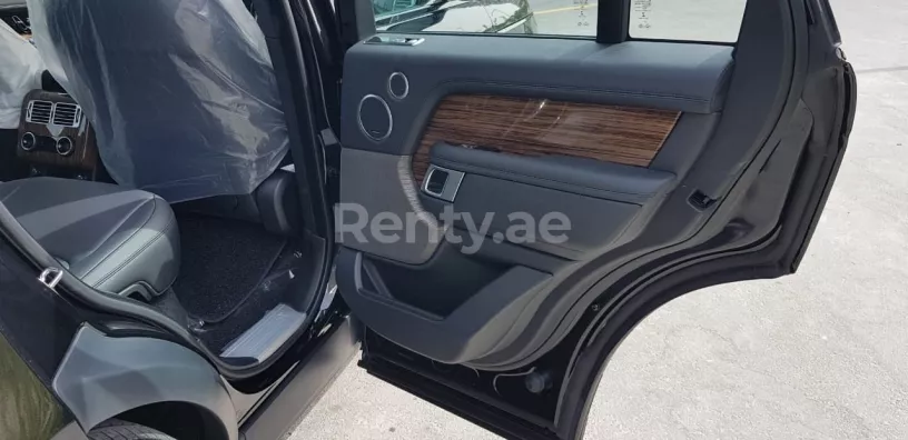 Range Rover Vogue (Black), 2019 for rent in Dubai
