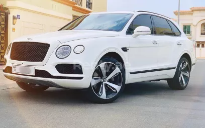إيجار بنتلي بينتايجا black edition w12 (أبيض), 2019 في دبي