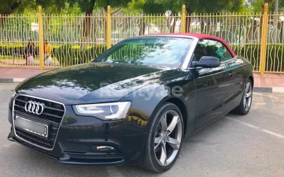 Audi A5 (Negro), 2016 para alquiler en Dub&aacute;i