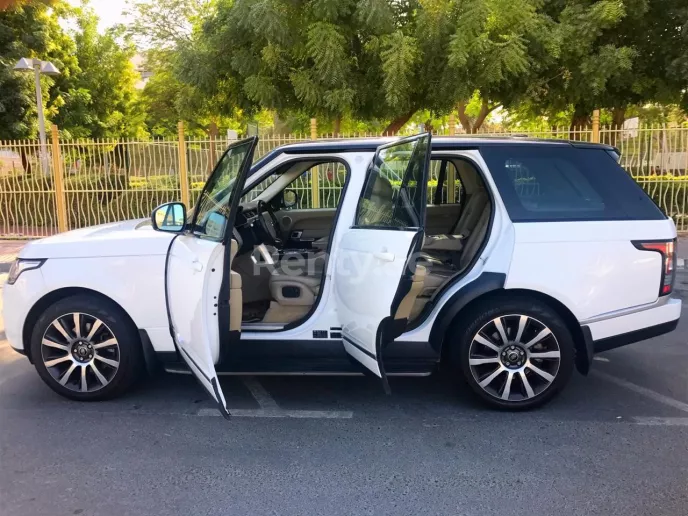Range Rover Vogue (White), 2016 for rent in Dubai