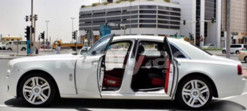 Rolls Royce Ghost (Wei&szlig;), 2018  zur Miete in Dubai
