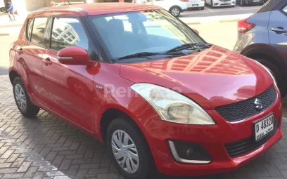Suzuki Swift (Rouge), 2016 &agrave; louer &agrave; Duba&iuml;