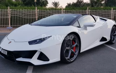 Lamborghini Evo (Белый), 2020 для аренды в Дубай