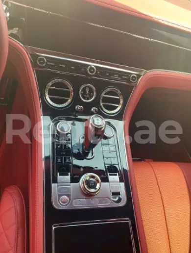 Bentley Continental GT (Negro), 2019 para alquiler en Abu Dhabi