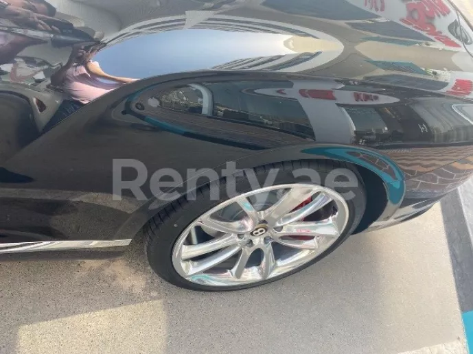Bentley Continental GT (Negro), 2019 para alquiler en Abu Dhabi
