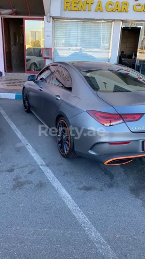 Mercedes CLA (Grau), 2020  zur Miete in Abu Dhabi