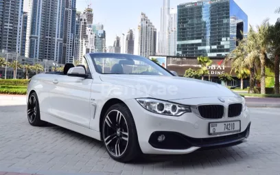 Dubai'de kiralık BMW 420i Cabrio (Beyaz), 2017
