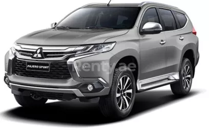 Mitsubishi Pajero (Grijs), 2017 te huur in Dubai