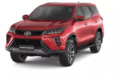 Toyota Fortuner (Blanco), 2020 para alquiler en Sharjah