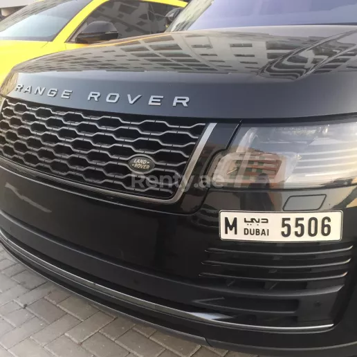 Range Rover Vogue (Negro), 2019 para alquiler en Dub&aacute;i