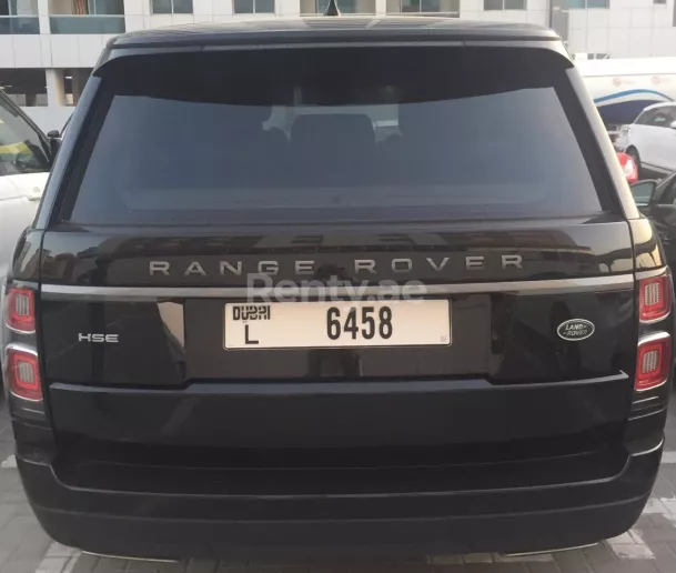Range Rover Vogue (Negro), 2019 para alquiler en Dub&aacute;i