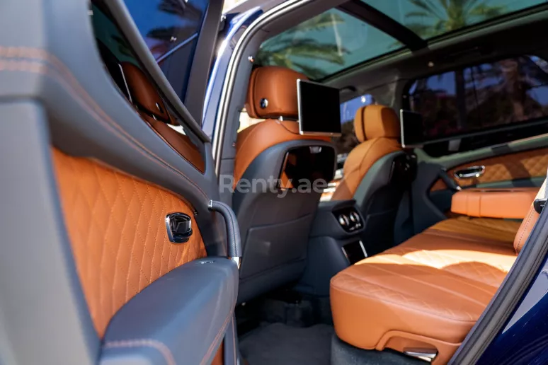 Bentley Bentayga W12 (Azul), 2019 para alquiler en Dub&aacute;i