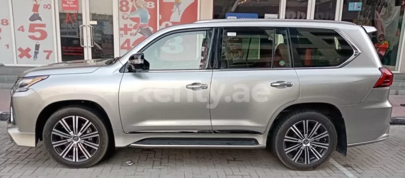 إيجار لكزس LX 570 (فضة), 2019 في دبي