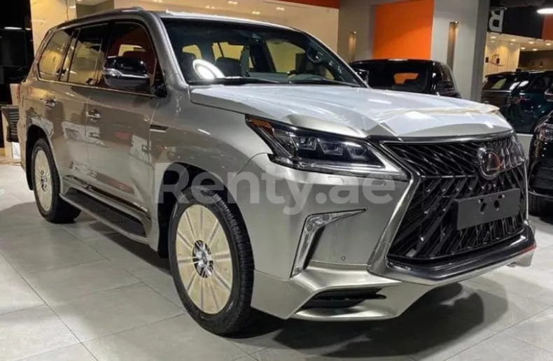 إيجار لكزس LX 570 (فضة), 2019 في دبي