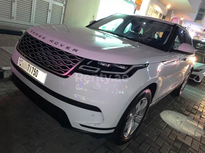 Range Rover Velar (Wei&szlig;), 2019  zur Miete in Dubai