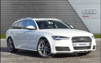 Audi A6 (Blanco), 2018 para alquiler en Dub&aacute;i
